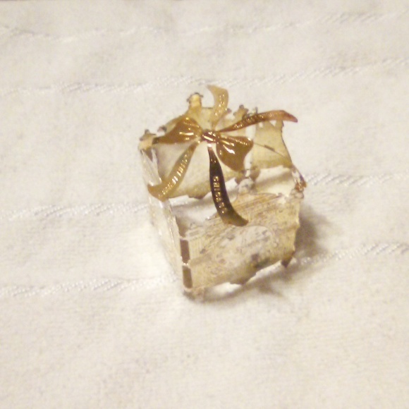 NWT, NWOT 5Pc Set Victorian, Metal, Plastic, Glass Christmas Ornaments - Picture 6 of 6